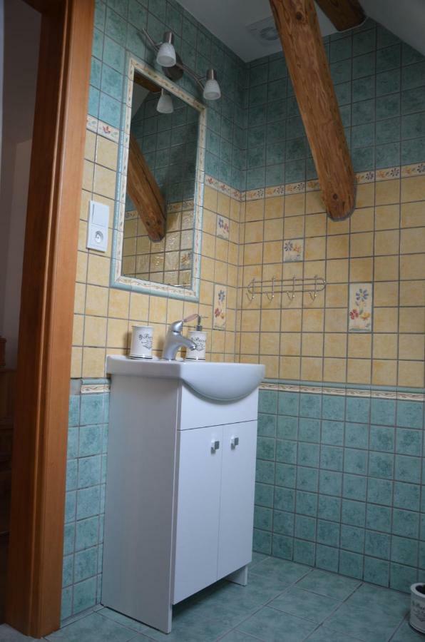 Nocleharna Na Stodole Apartment Zdarky ภายนอก รูปภาพ